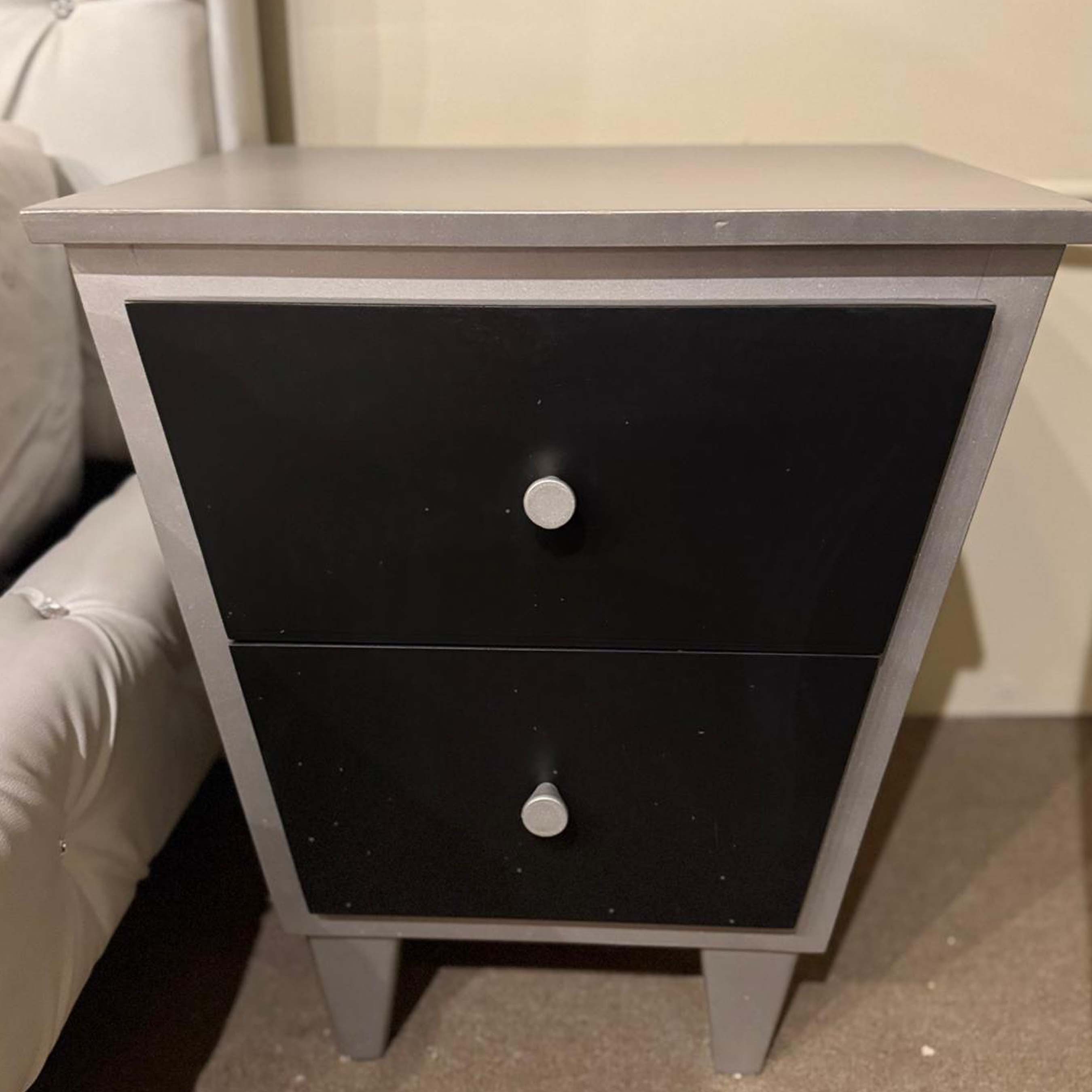 nightstand Black and Silver